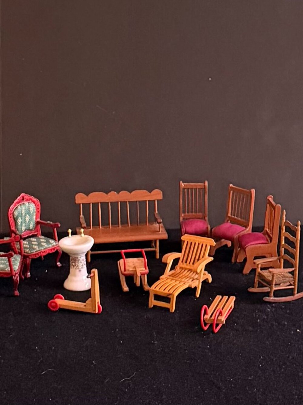 Dollhouse “Miscellaneous” Furniture and Accessories - Picture 2 of 12